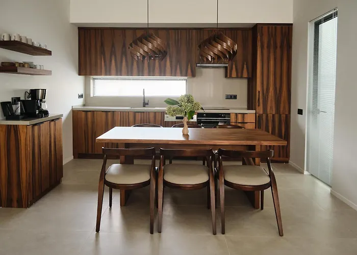 Ashta Suites / Zen Suite