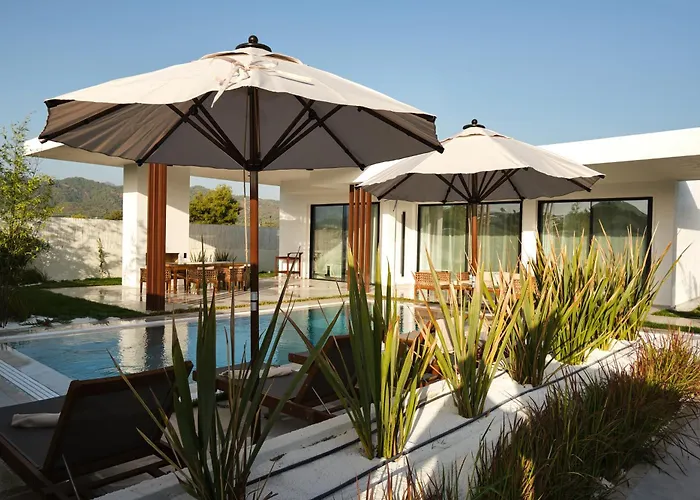 Ashta Suites / Zen Suite